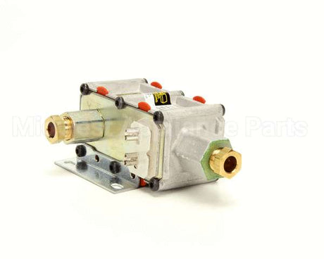 R80001 American Range Valve,Dualsafety Verticl 3/8 Double Out.