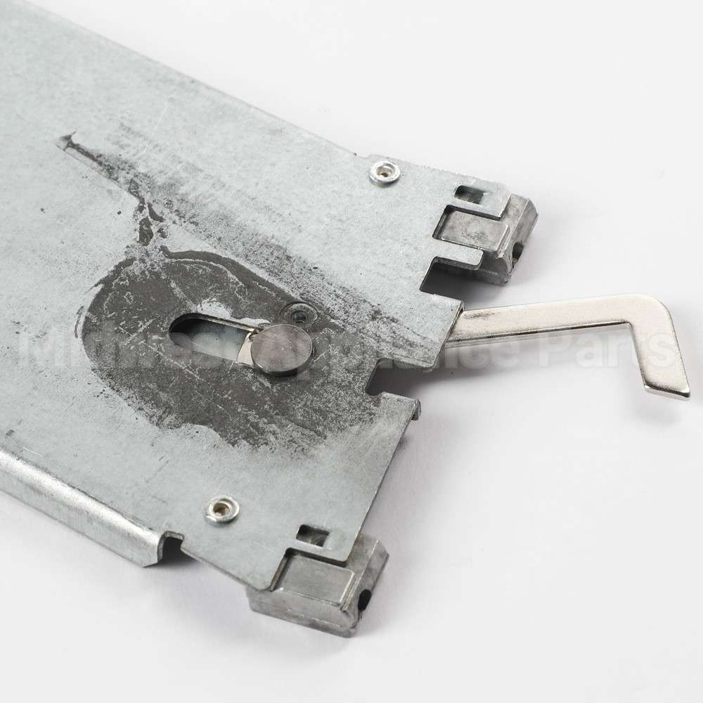 WB14T10067 GE Latch & Harness Asm